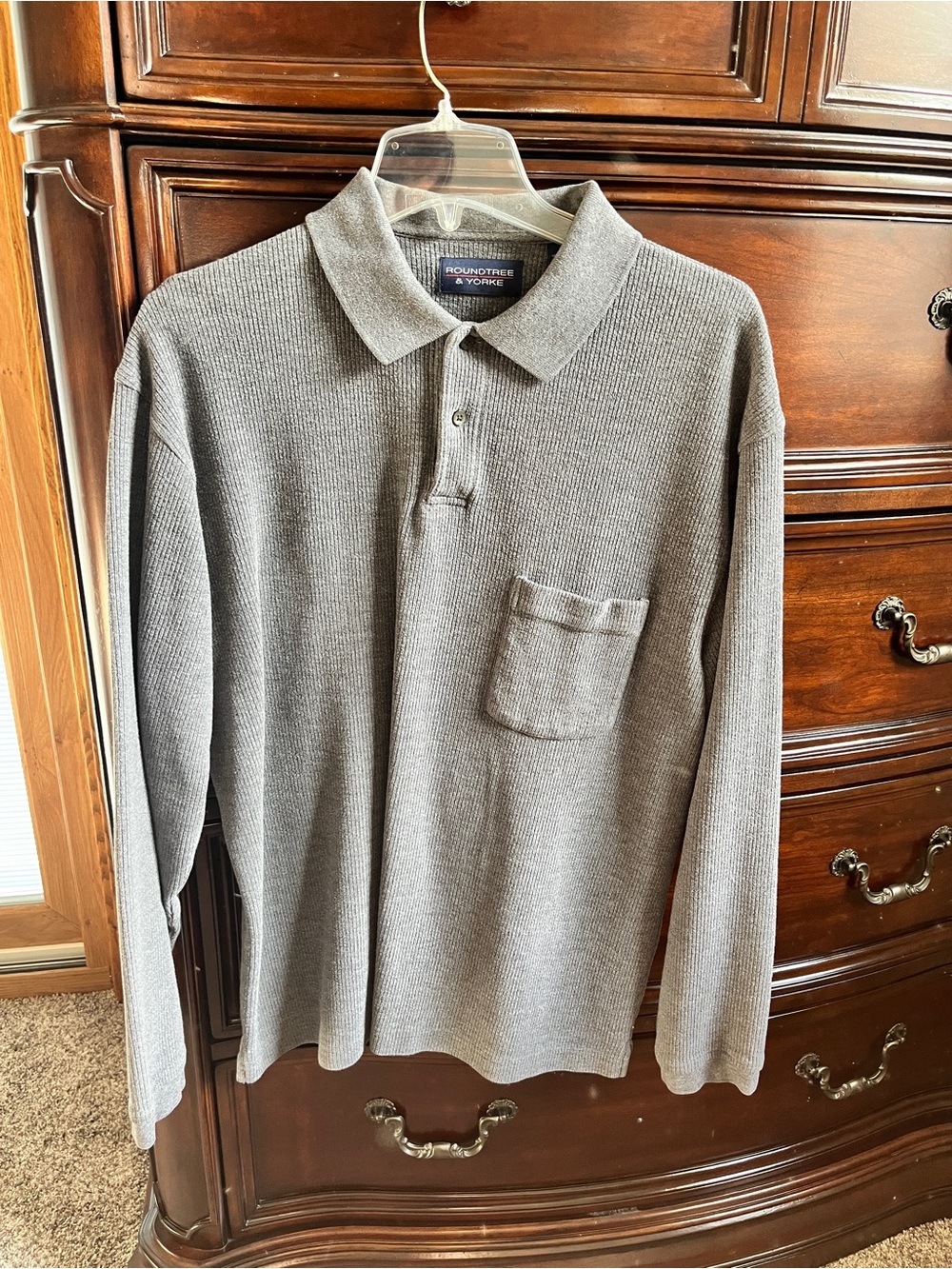 Roundtree & Yorke Men's Long-Sleeve Polo in Gray